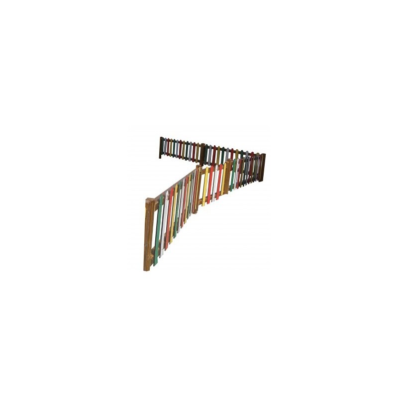 Planches en bois colorés pour clôture d'aire de jeux